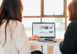 How to Retain and Engage E-Commerce Customers: Techniques for Personalization, Communication and Rewards